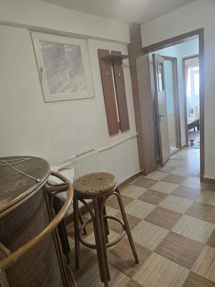 Garsonieră decomandată în Tei