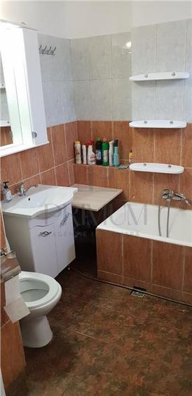 GIROCULUI, 2 CASE INTR-O SINGURA CURTE CU TEREN GENEROS - 8