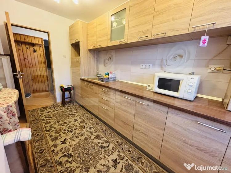 Apartament cu 3 camere decomandat în Bartolomeu