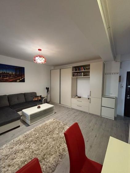 Apartament cu 2 camere decomandat, mobilat în Roșu