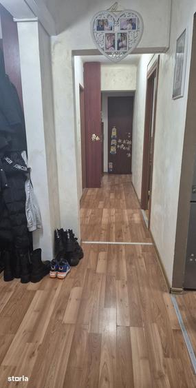 Apartament cu 3 camere în Sânmartin