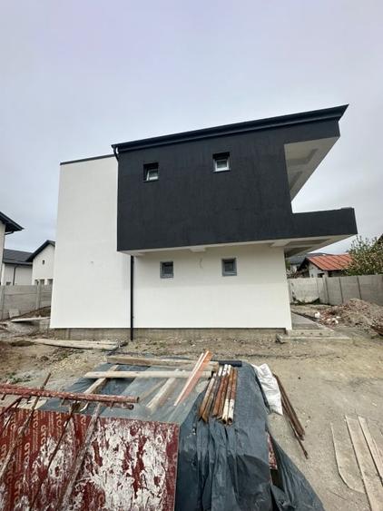 Casă individuală cu 5 camere cu Canalizare în Bragadiru
