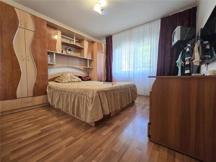 Apartament cu 3 camere decomandat în Colentina