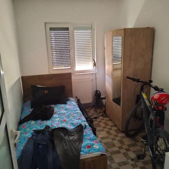 Apartament cu 3 camere în Costești