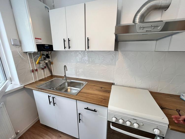 Apartament cu 3 camere semidecomandat în Grigorescu