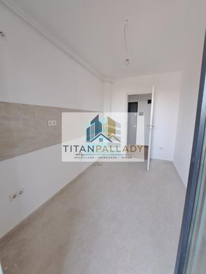 Apartament cu 3 camere decomandat în Titan
