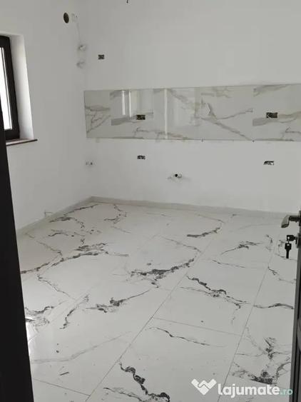 Casă cu 3 camere cu Teren 350 Mp în Cătămărești