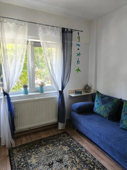 Apartament cu 3 camere semidecomandat în Careiului