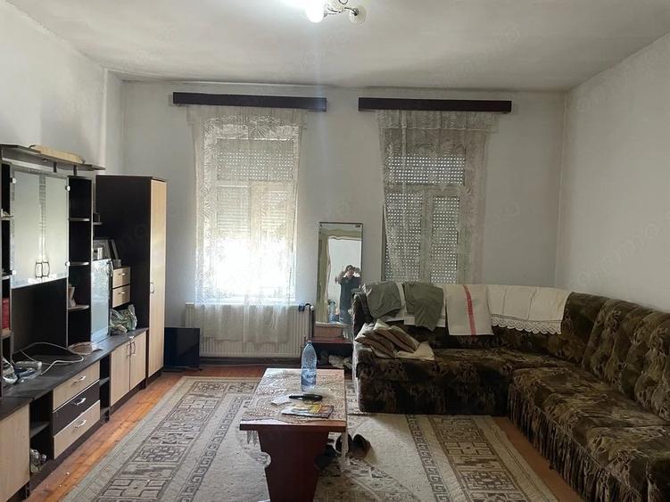 Casă cu Teren 2315 Mp în Central