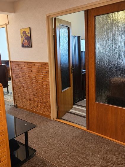Apartament cu 2 camere decomandat, mobilat în Central