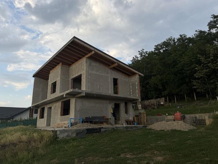 Casă cu 3 camere în Central