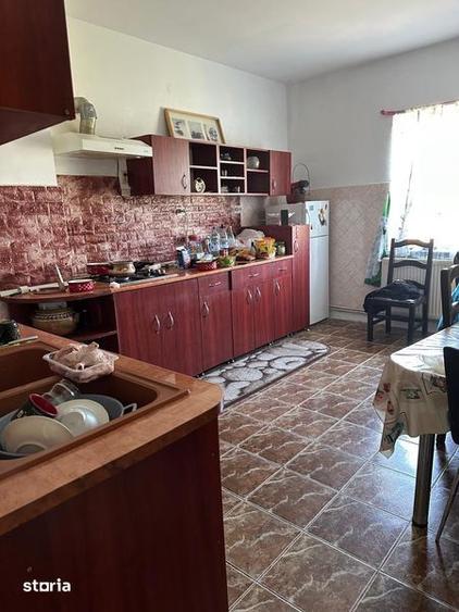 Casă cu 3 camere cu Canalizare în Central