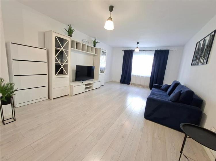 Apartament cu 3 camere decomandat, mobilat în Exterior Sud