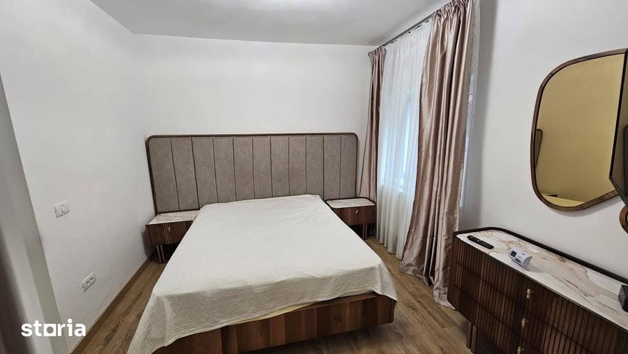 Casă cu 4 camere cu Teren 500 Mp în Central