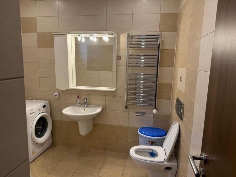 Apartament cu 3 camere decomandat în Mărgeanului