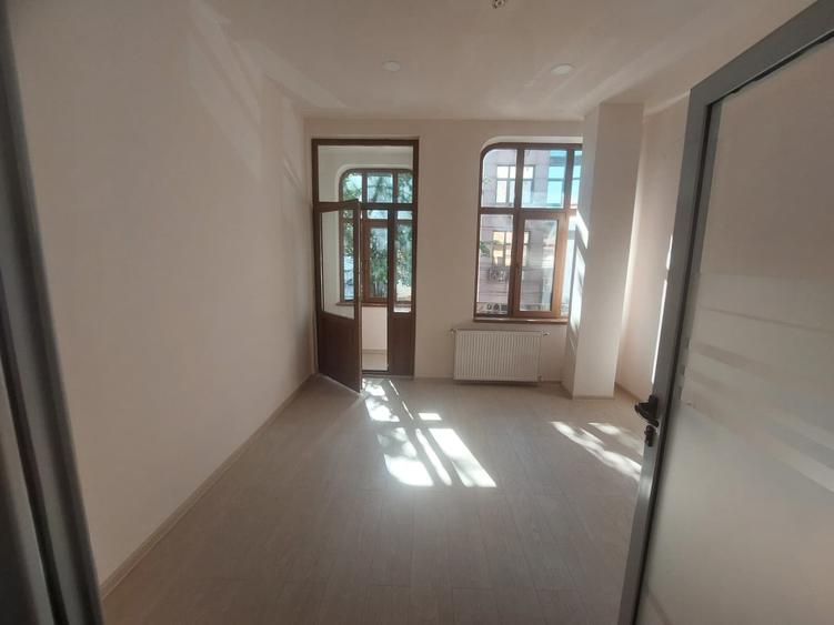 Spațiu comercial, de 390 mp, în Central