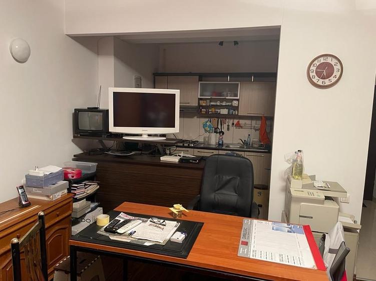 Apartament cu 2 camere semidecomandat, mobilat în Pajura