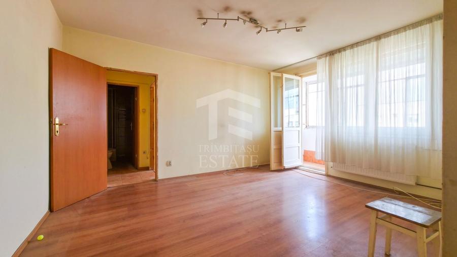 Apartament cu 3 camere semidecomandat în Drumul Taberei