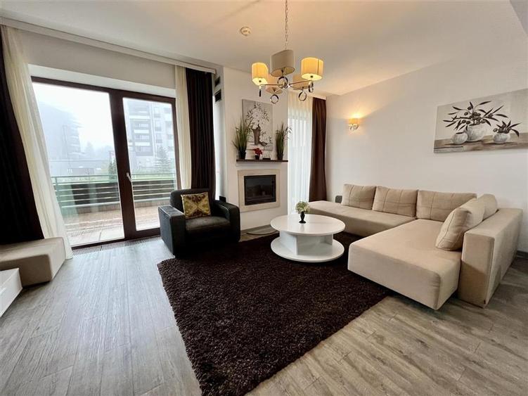 Apartament cu 3 camere decomandat, mobilat în Poiana Brașov