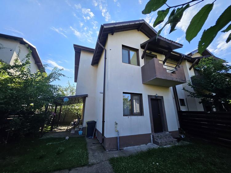 Duplex cu 4 camere cu Teren 198 Mp în Domnești