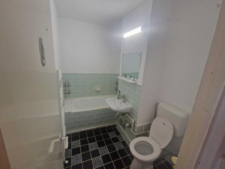 Apartament cu 2 camere nedecomandat în Central