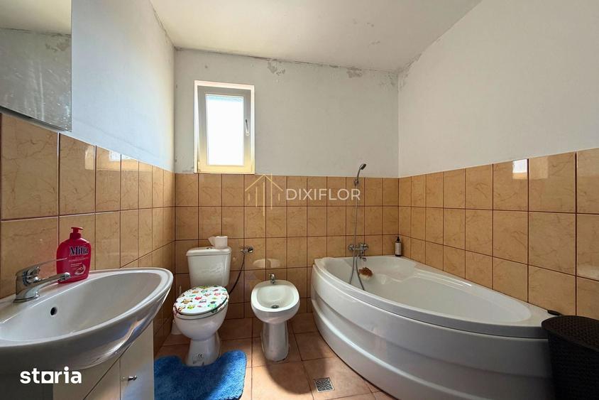 Casă cu 3 camere cu Teren 689 Mp în Criș