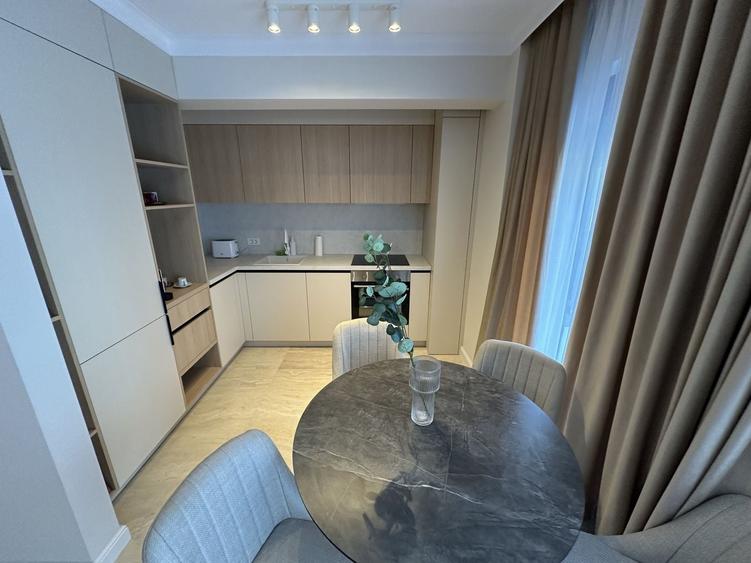 Apartament cu 2 camere decomandat în Lipovei