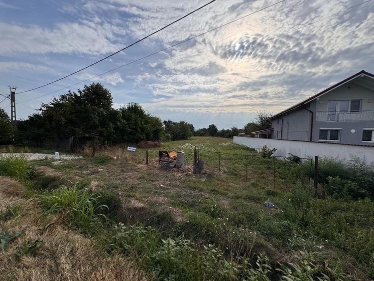 Teren de 3500 mp, în Central