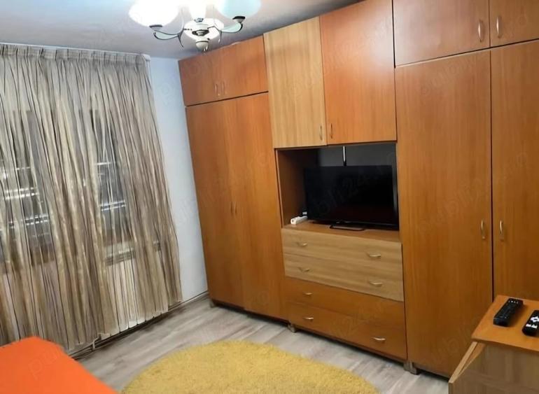 Apartament cu 2 camere nedecomandat în Unirii Sud