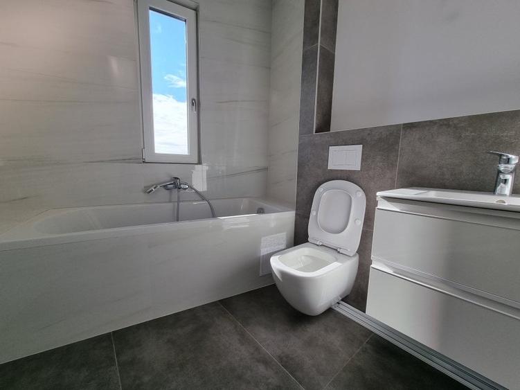 Apartament cu 3 camere semidecomandat, mobilat în Sisești