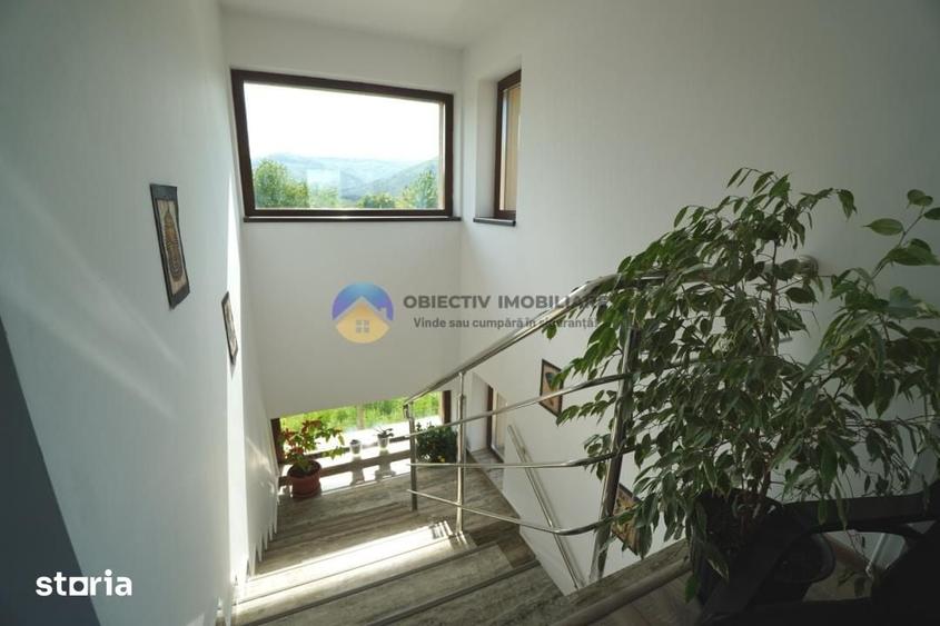 Casă cu 4 camere cu Teren 1824 Mp în Pângărați