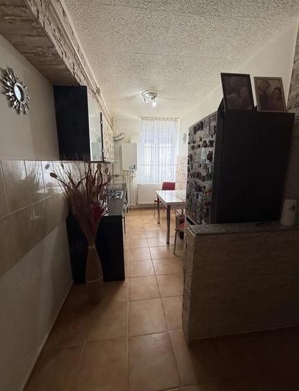 Apartament cu 2 camere decomandat în Doicești