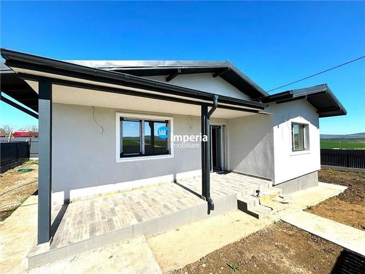 Casă individuală cu 3 camere cu Teren 450 Mp în Ciurbești