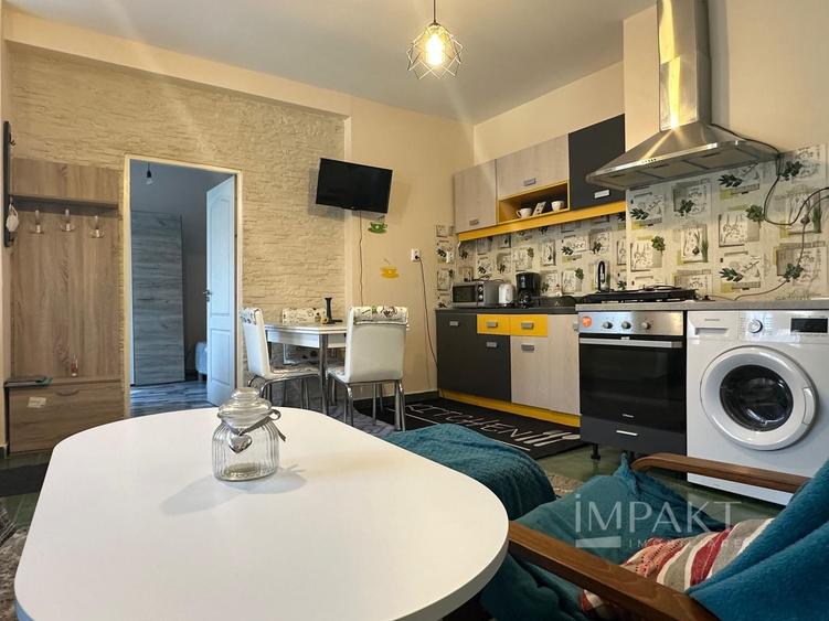 Casă individuală cu 6 camere cu Canalizare în Central