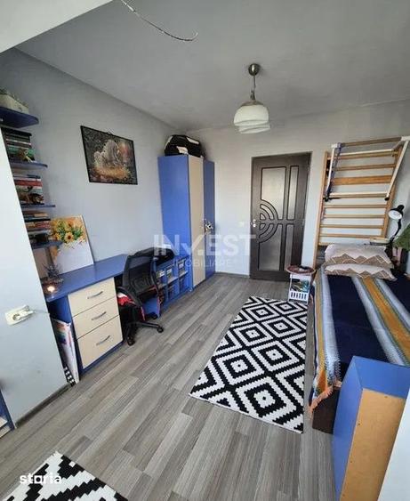 Apartament cu 4 camere semidecomandat, mobilat în Tătărași