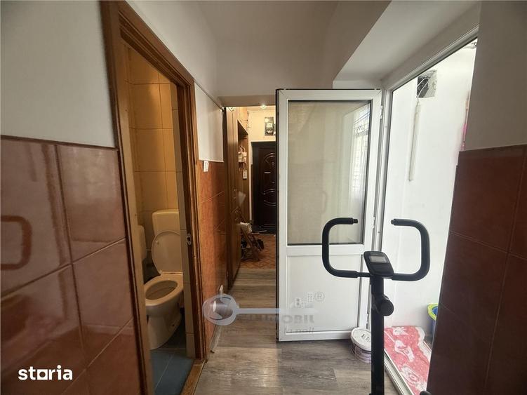 Apartament cu 2 camere decomandat în Galata