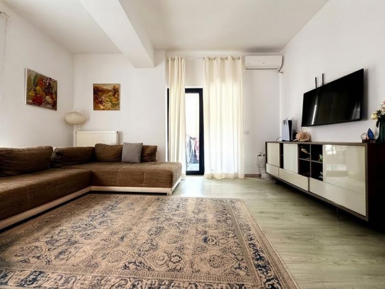 Apartament cu 3 camere decomandat, mobilat în Mamaia-Sat