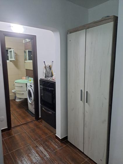 Apartament cu 2 camere decomandat în Micro 17