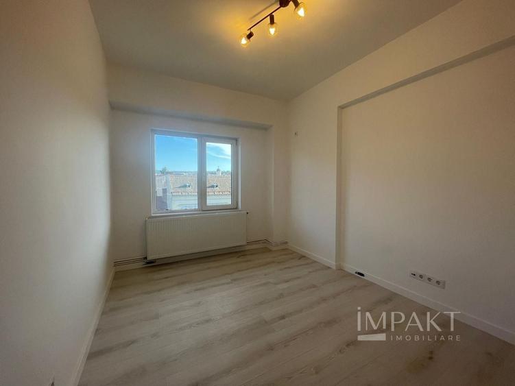 Apartament cu 4 camere decomandat în Central
