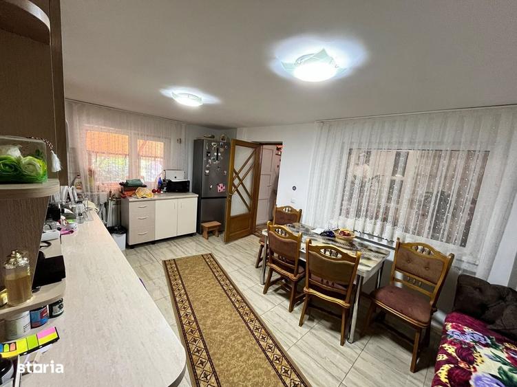Casă cu 4 camere în Central