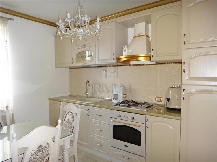Apartament cu 4 camere decomandat, mobilat în Dumbrăvița