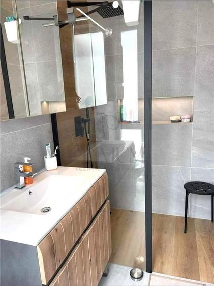 Duplex cu 4 camere cu Canalizare în Dumbrăvița
