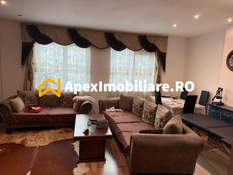 Apartament cu 3 camere decomandat în Vitan