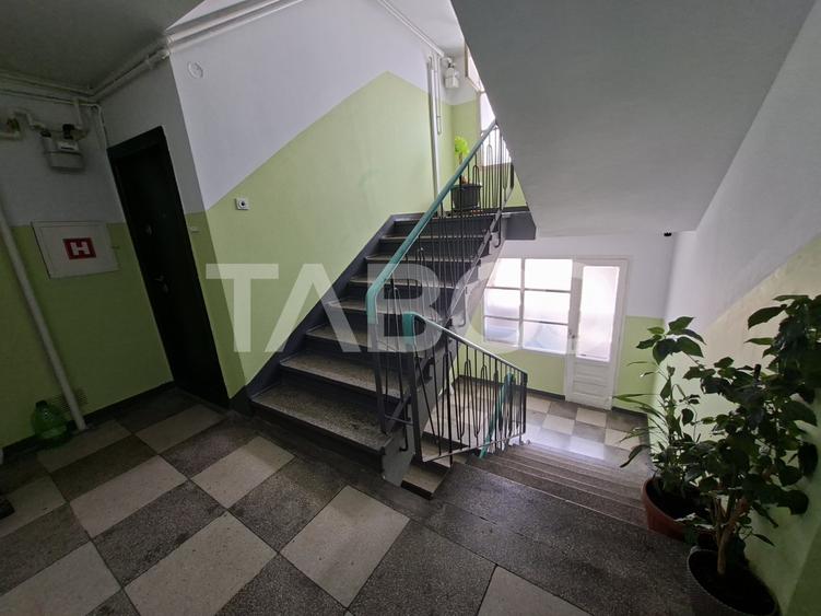 Apartament de vanzare cu 3 camere si balcon Mihai Viteazul numarul 23 - 12