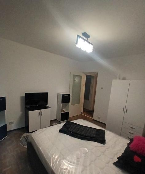 Apartament cu 2 camere semidecomandat în Apărătorii Patriei