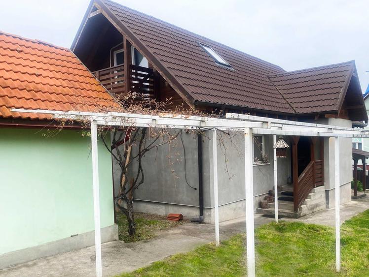 Casă cu 4 camere în Gârbău