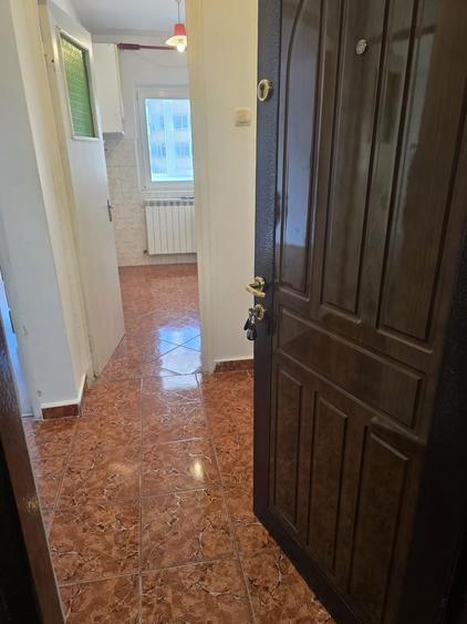 Garsonieră decomandată în Rahova