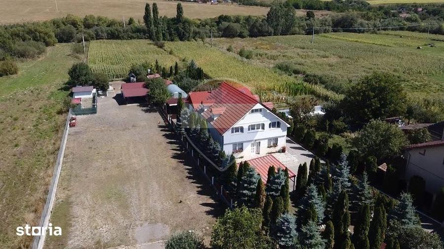 Casă cu 7 camere cu Teren 4431 Mp în Feleacu