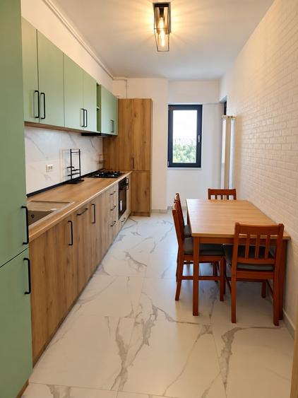 Apartament cu 2 camere decomandat în Parcul Carol