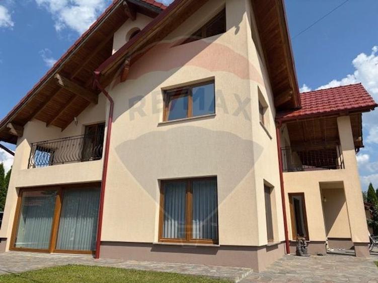 Casă individuală cu 5 camere cu Canalizare în Ocna Șugatag